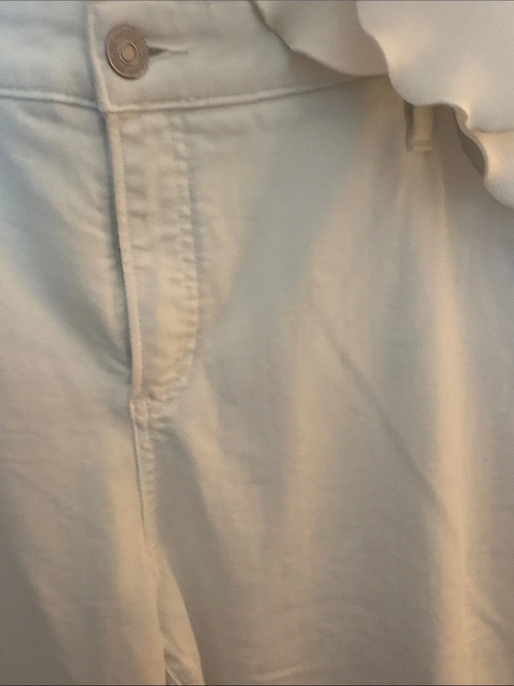 Chico's White Ankle-Length Capri Jeans  Frayed